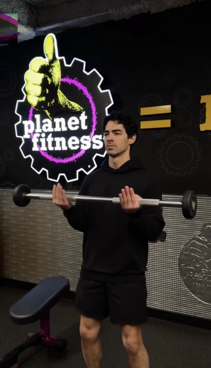 Joe Jonas works out at a Planet Fitness