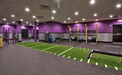 turf field inside a Planet Fitness gym