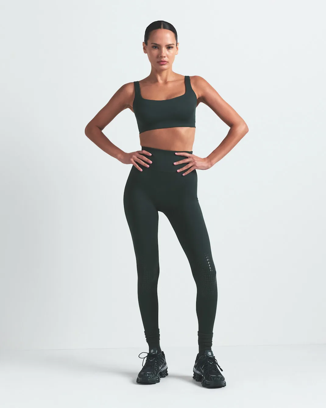 NikeSkims Matte High-Waisted 26" Knee Grip Leggings