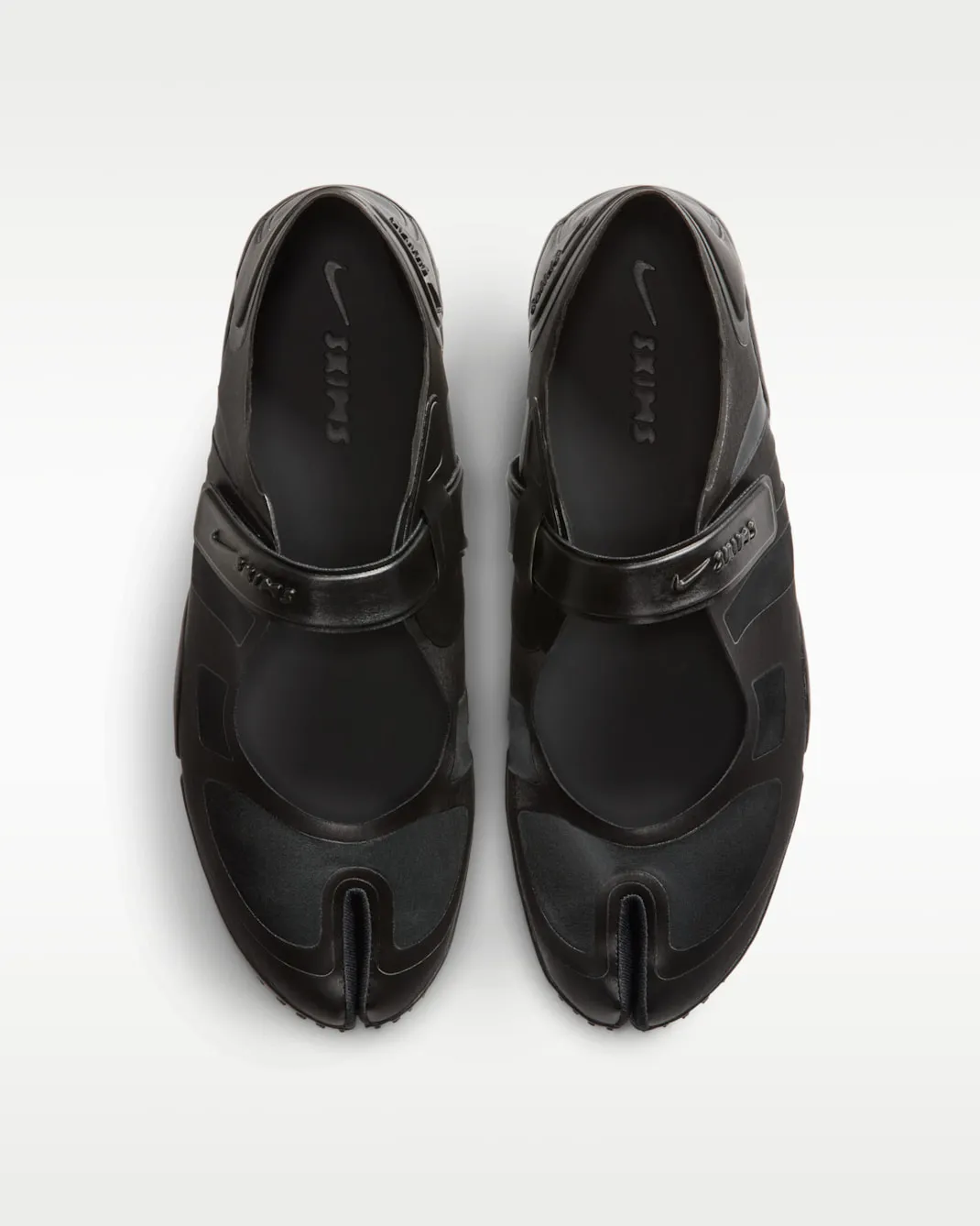 NikeSkims Rift Shoes in Black